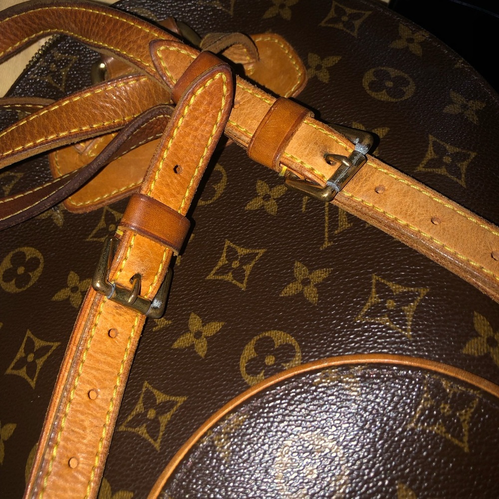 Authentic Louis Vuitton - Picture 8 of 10